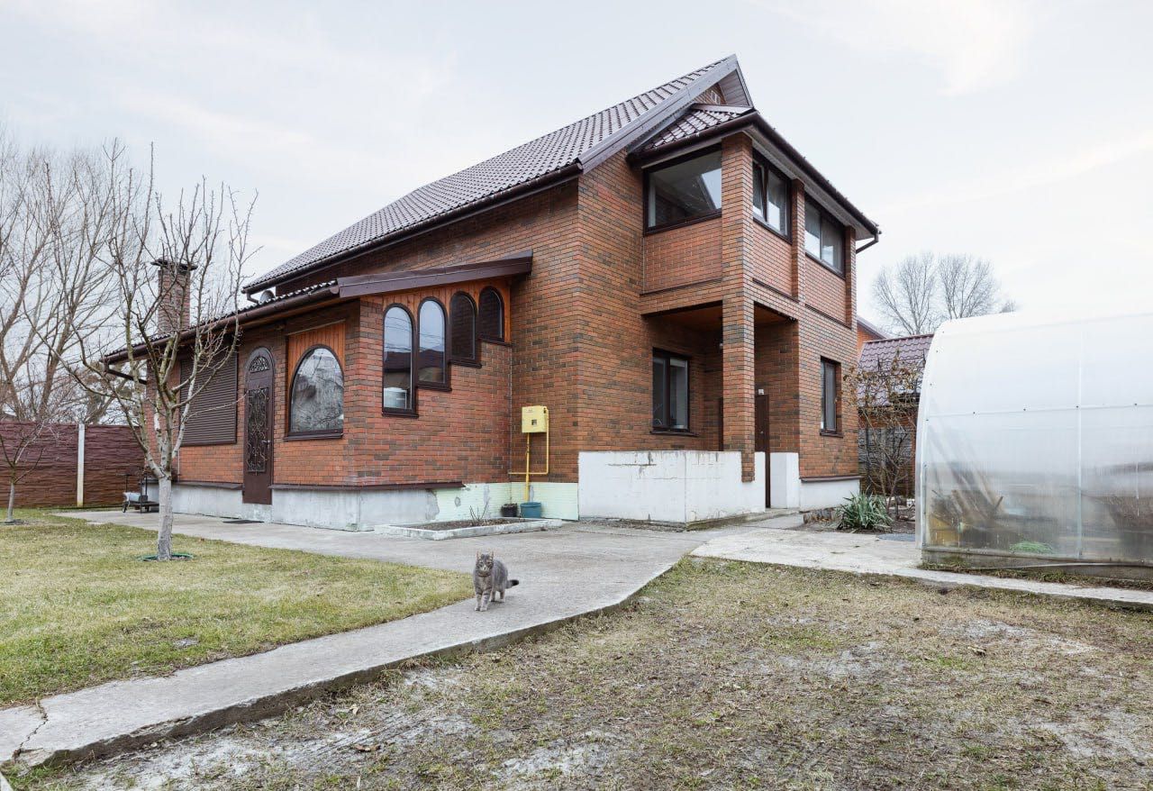Без% Продається чотирикімнатний будинок, дім, село Гнідин, два поверхи
