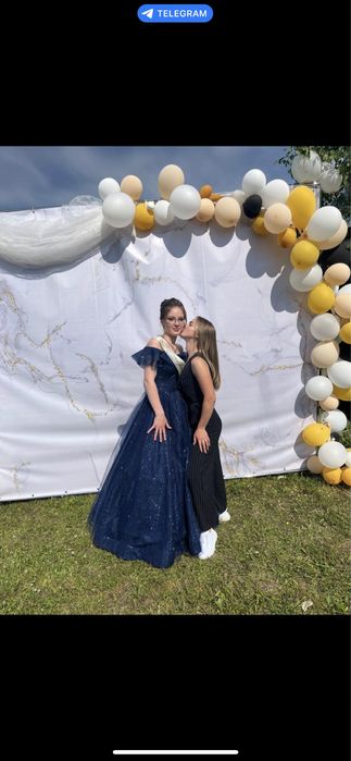 Випускна синя сукня