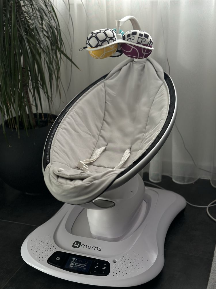 Заколисуючий центр 4moms mamaRoo 4.0