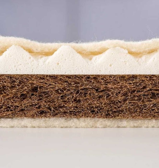 Materac Naturglück 60x120 + laktator medela + przewijak + schodki