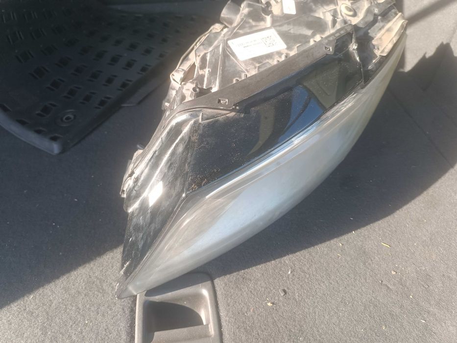 Audi Q5 lampa reflektor uszkodzone