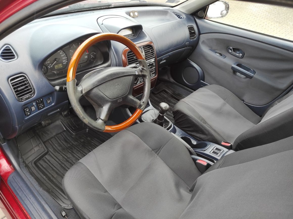Mitsubishi Carisma 1.9 Diesel 2000r. Sprawna klimatyzacja Stan dobry