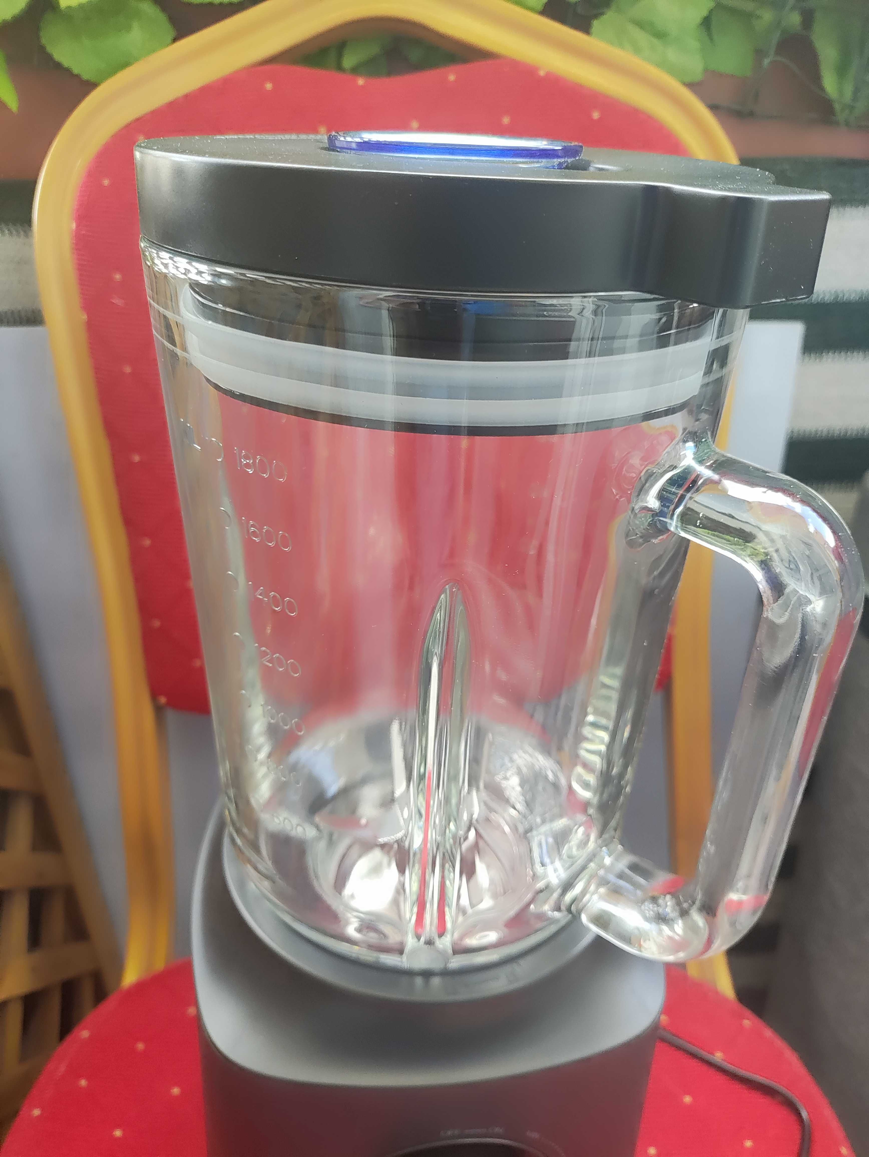 Blender Kielichowy Stołowy 1800W Black Decker BXJB1800E nóż pojemnik