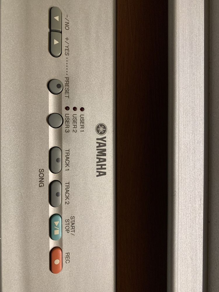 Piano YAMAHA P-120