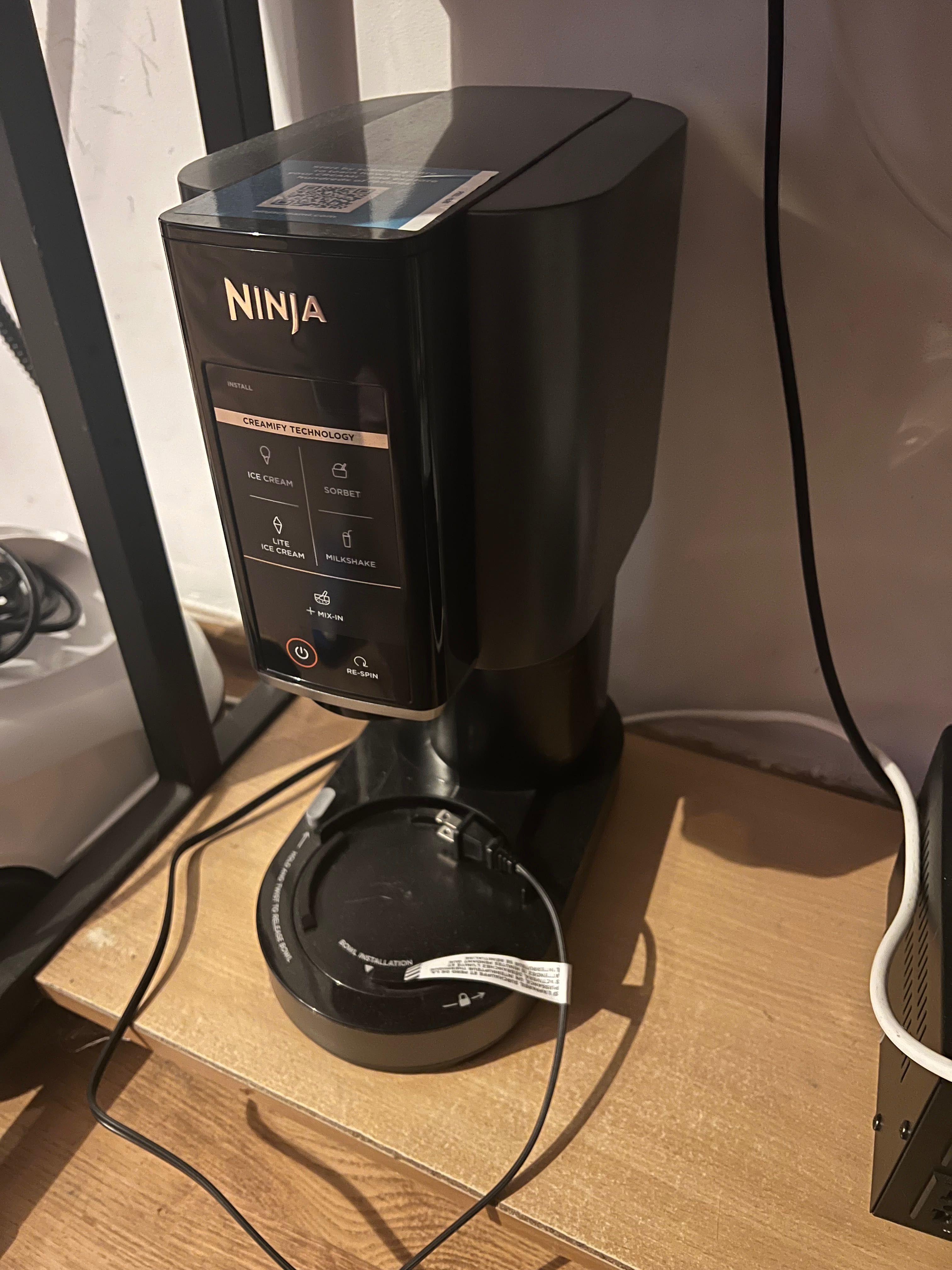 Maszynka do lodów NINJA NC300 (Gniazdo amerykańskie)