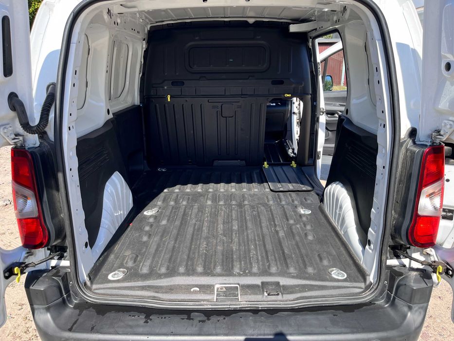 Продам свій автомобіль Citroen Berlingo 2019