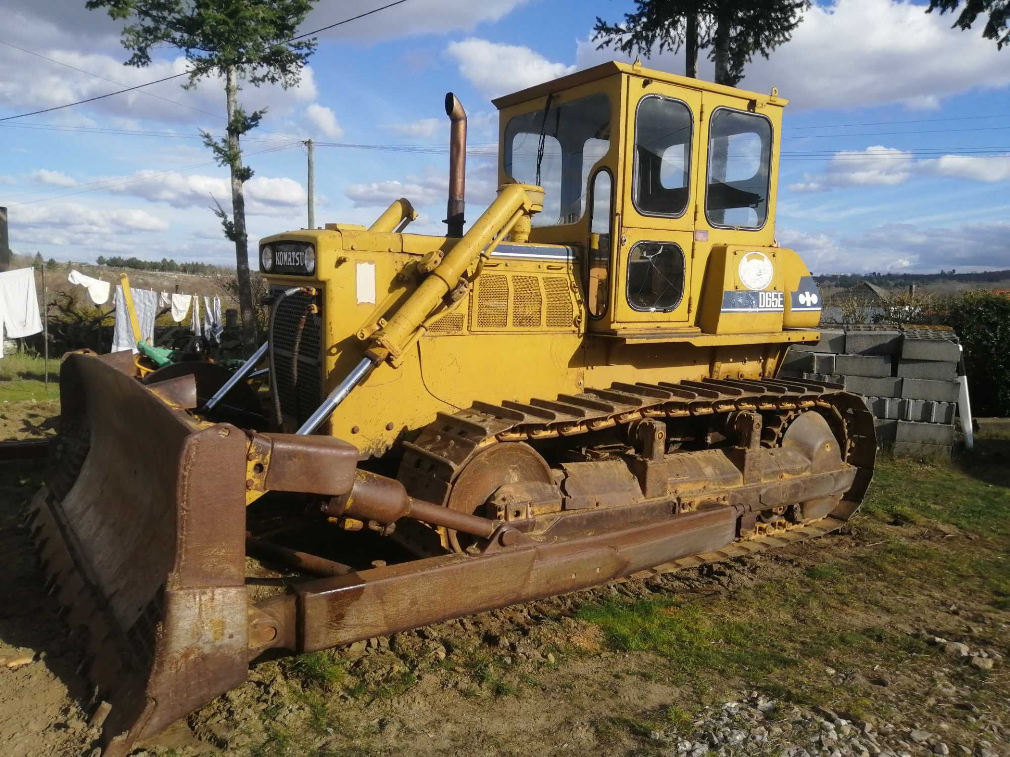 Bulldozer Komatsu D65E-6B