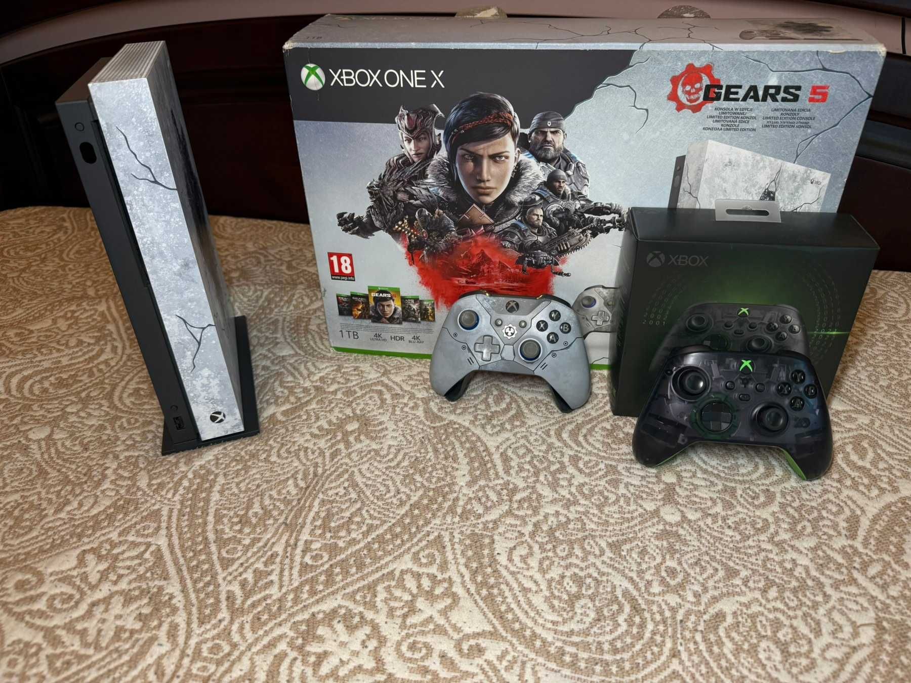Ігровий комплект XBOX ONE X з додатковим джойстиком та іграми