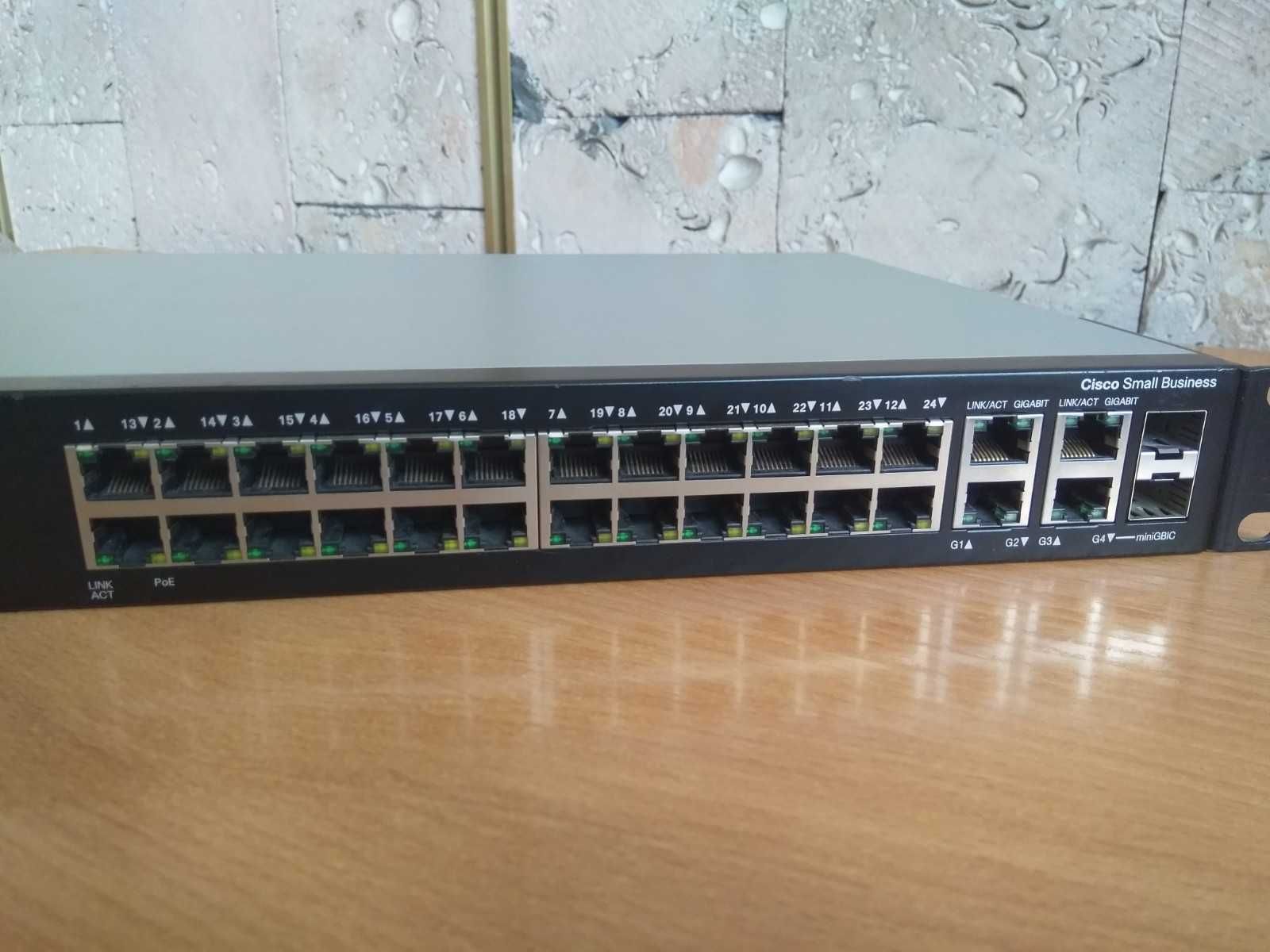 Коммутатор с PoE Cisco SF300-24P (24x100Mbit PoE/4x1Gbit/2xSFP combo)