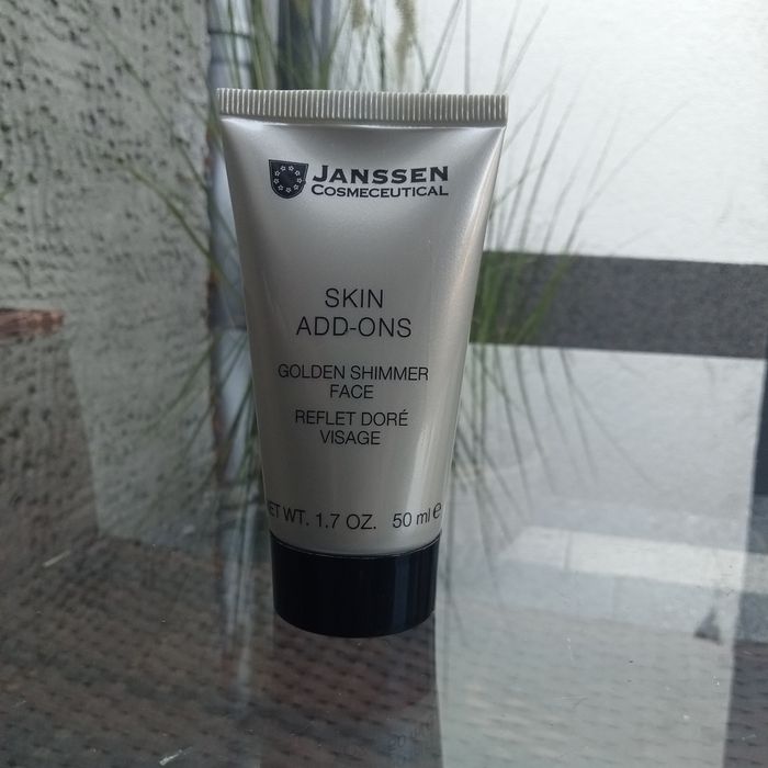 Krem nawilżający rozświetlający Janssen Cosmeceutical