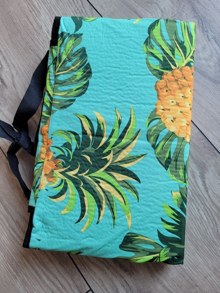 Mata piknikowa 140x180 koc plażowy wodoodporny spód ananasy