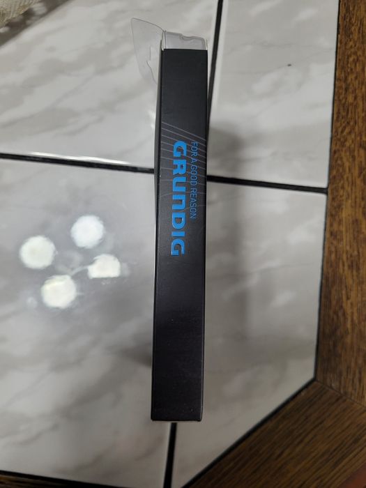 Grundig - Słuchawki douszne z adapterem Bluetooth