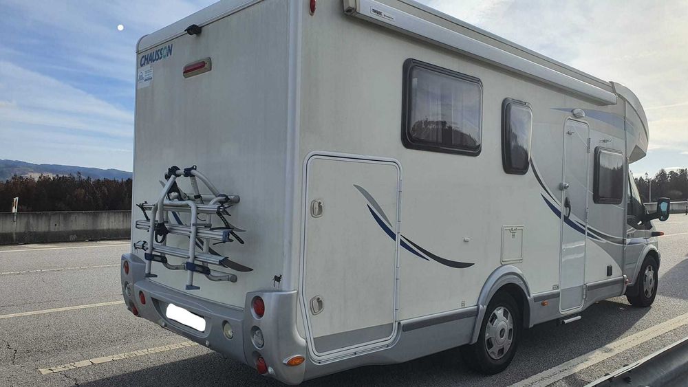 Autocaravana Chausson com Cama Central