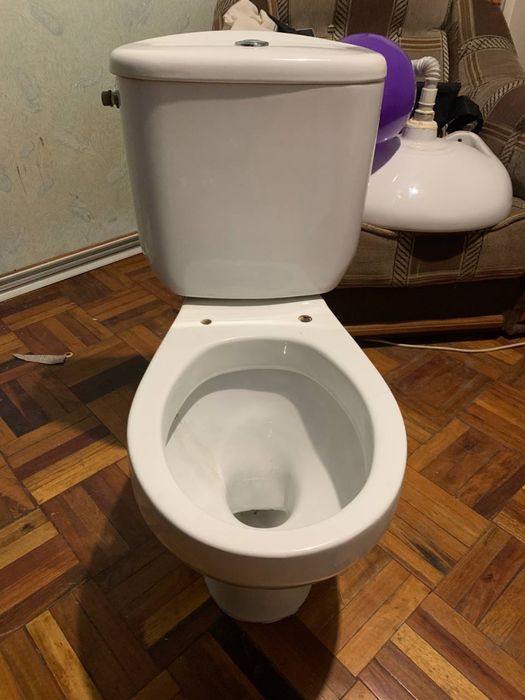 Унітаз туалет Roca в гарному стані