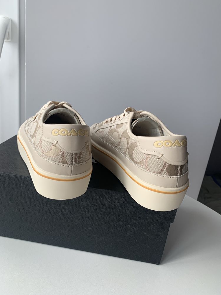 Кеди Coach в наявності кросівки коач