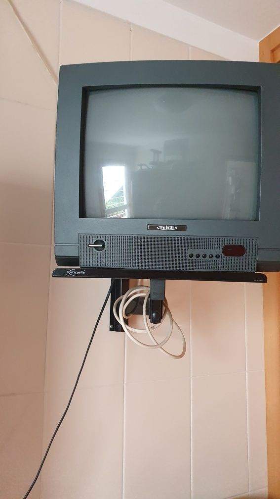 Televisão + suporte parede