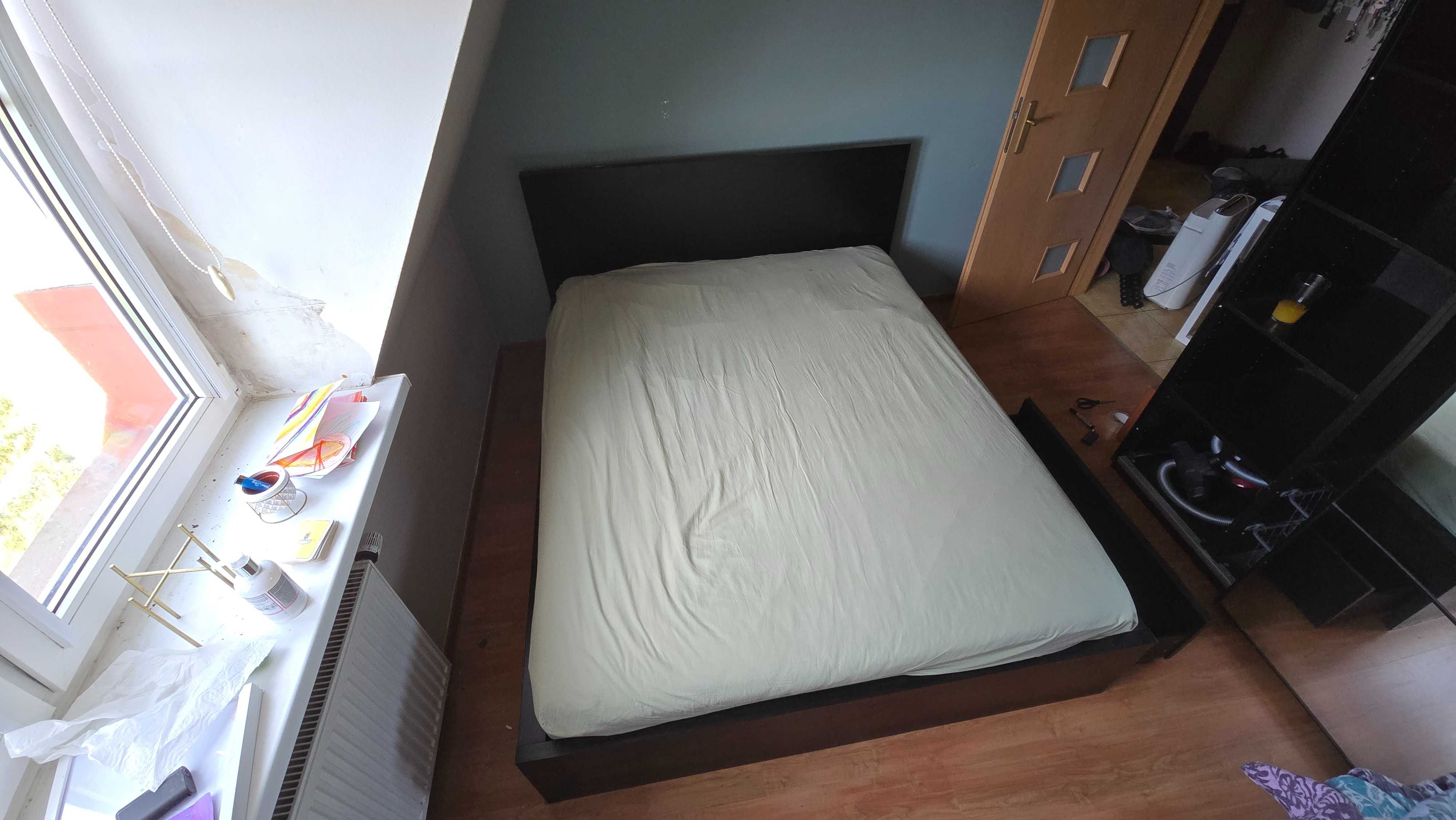 Łóżko IKEA MALM 180×200 z materacem – czarny brąz