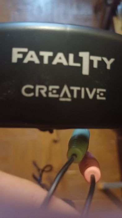 Man na sprzedaż słuchawki Creative fatality