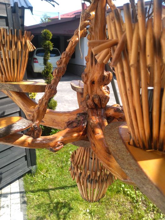 Żyrandol drewniany, duży