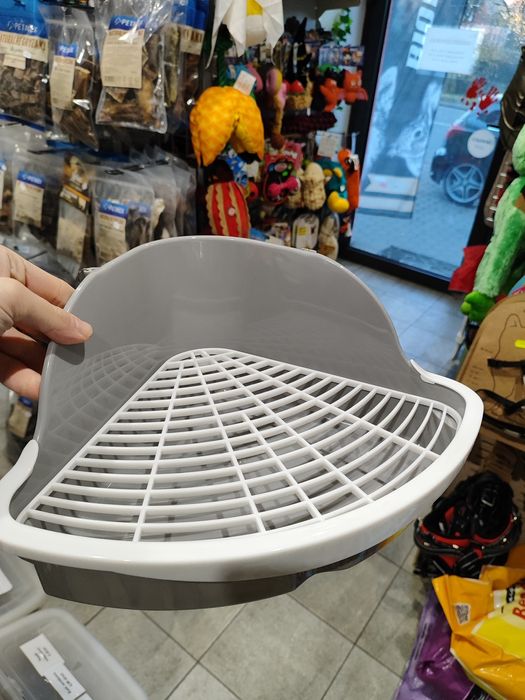 Kuwetka kuweta narożna z kratką dla królika świnki szynszyla