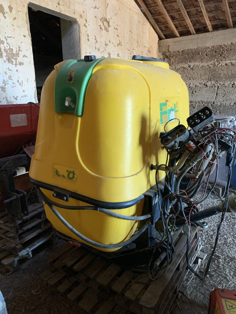 Tomix 800 L com barras de deservagem