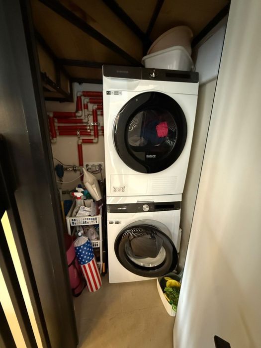 Продаж котеджу з дизайнерським ремонтом та меблями