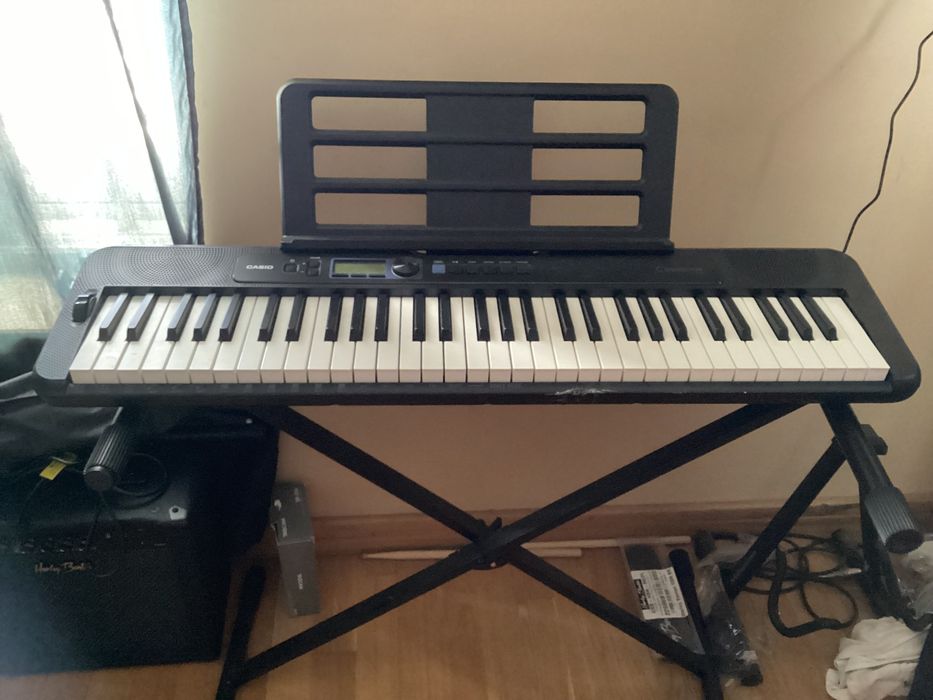 Teclado Casio como novo + Suporte