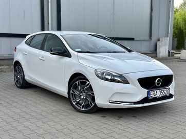 Volvo V40 D2 120KM * niski przebieg * kamera cofania * LED * 2 x koła