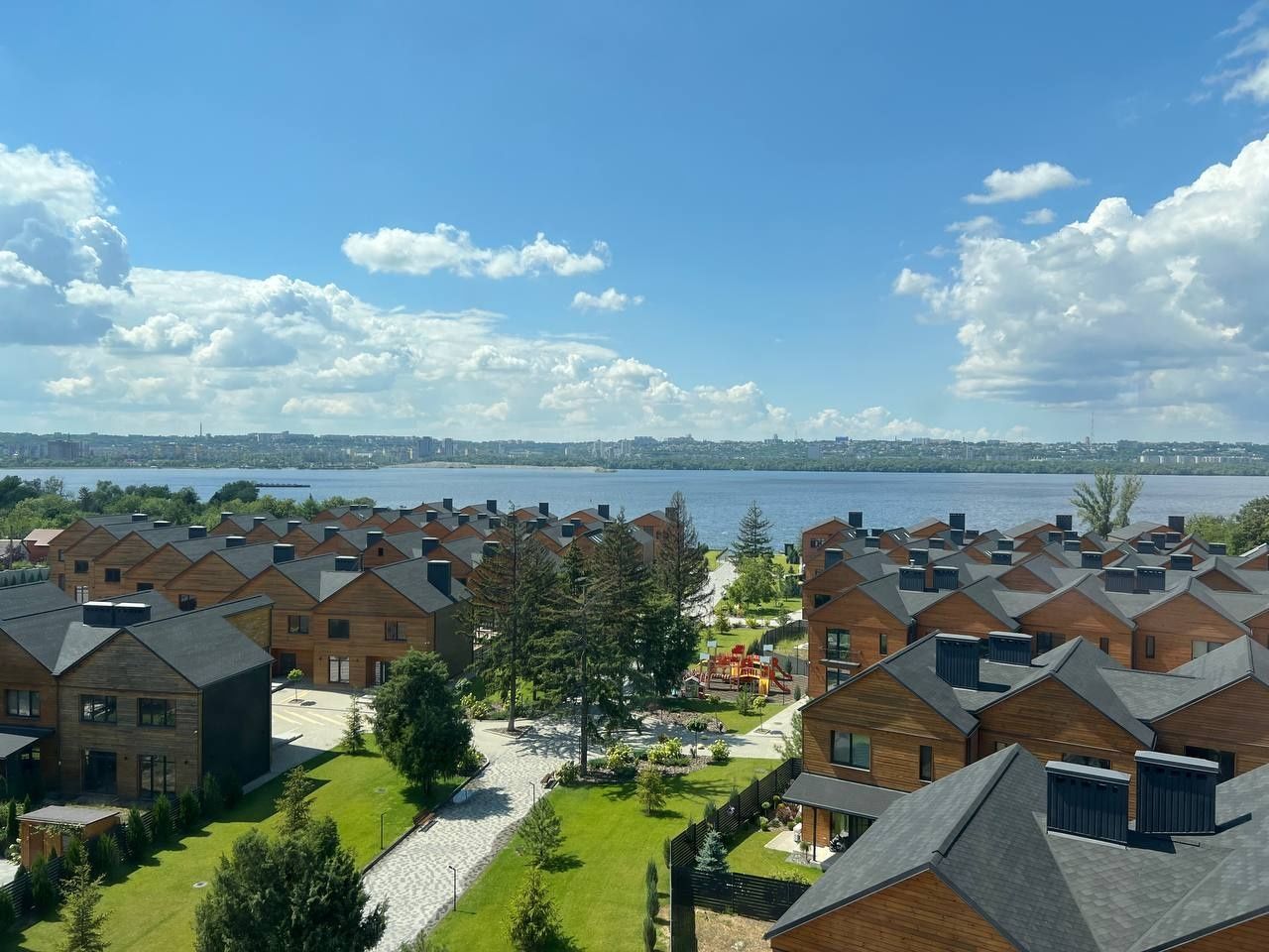 Продам 2 к.кв. с террасой  ЖК Comfort City Lagoon, ж/м Приднепровск