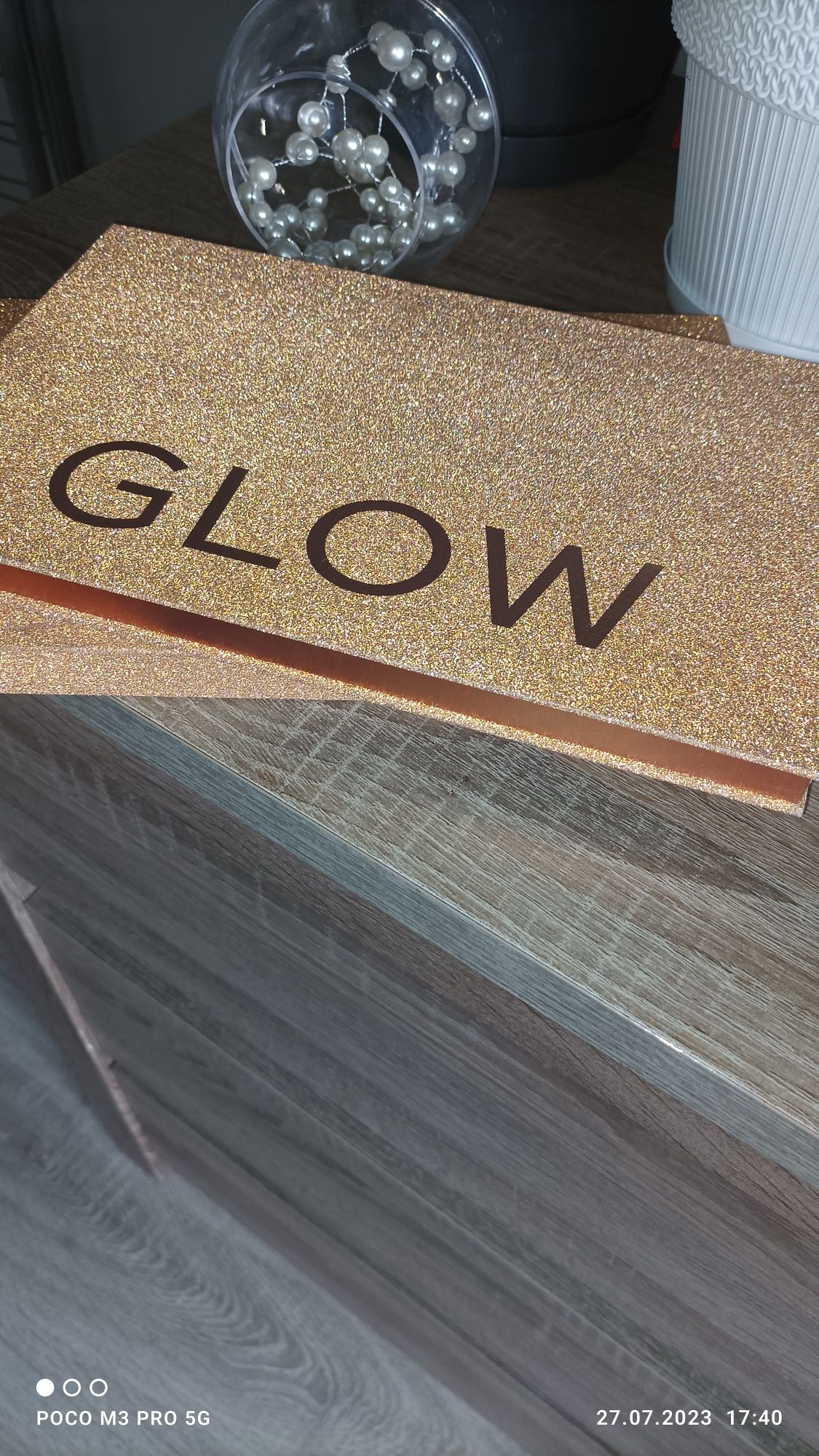 Paletka cieni Glow Makeup Revokution