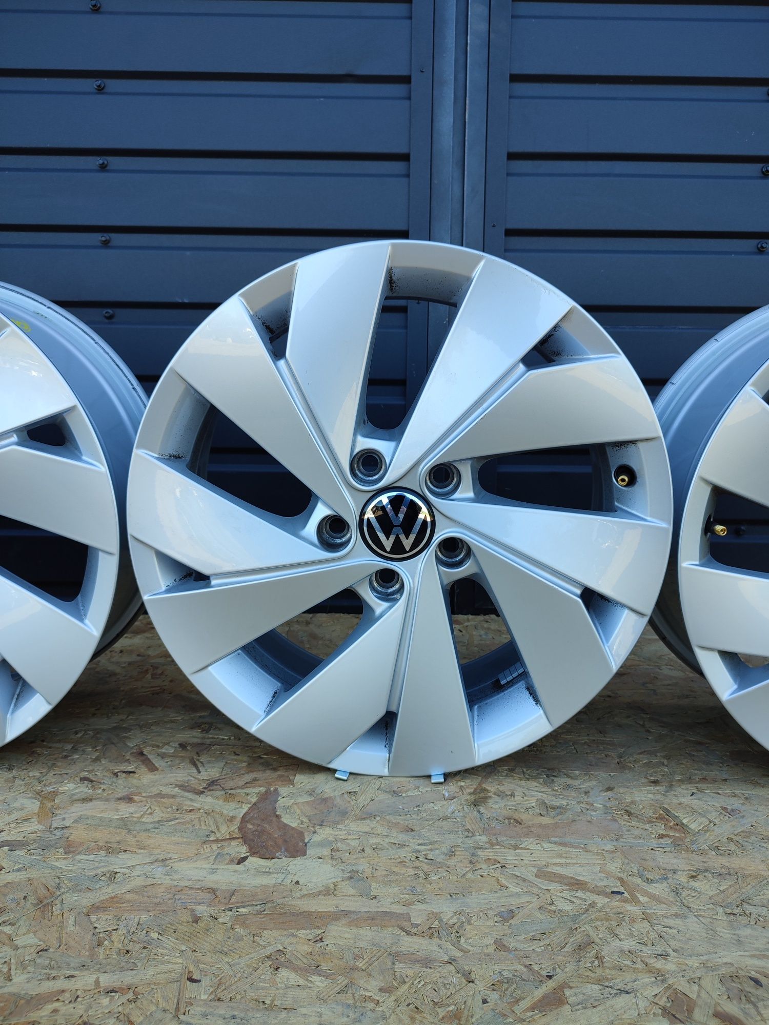 Диски титанові 5*112R17 Volkswagen Golf 8/7