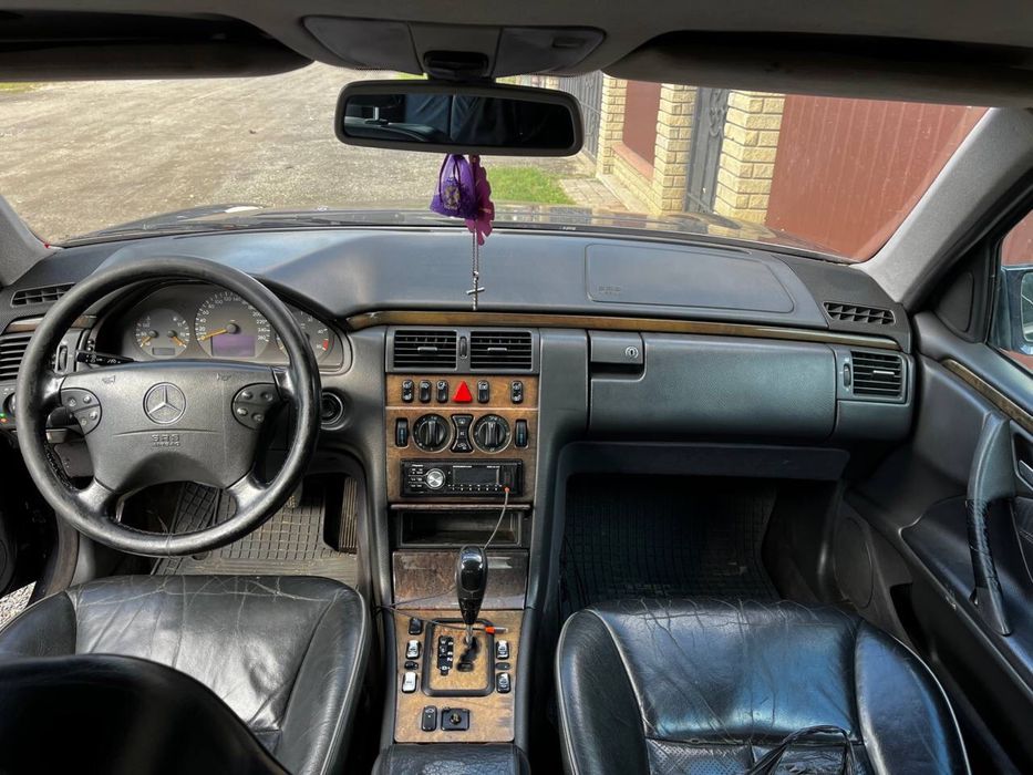 mersedes 210,мерс,машина