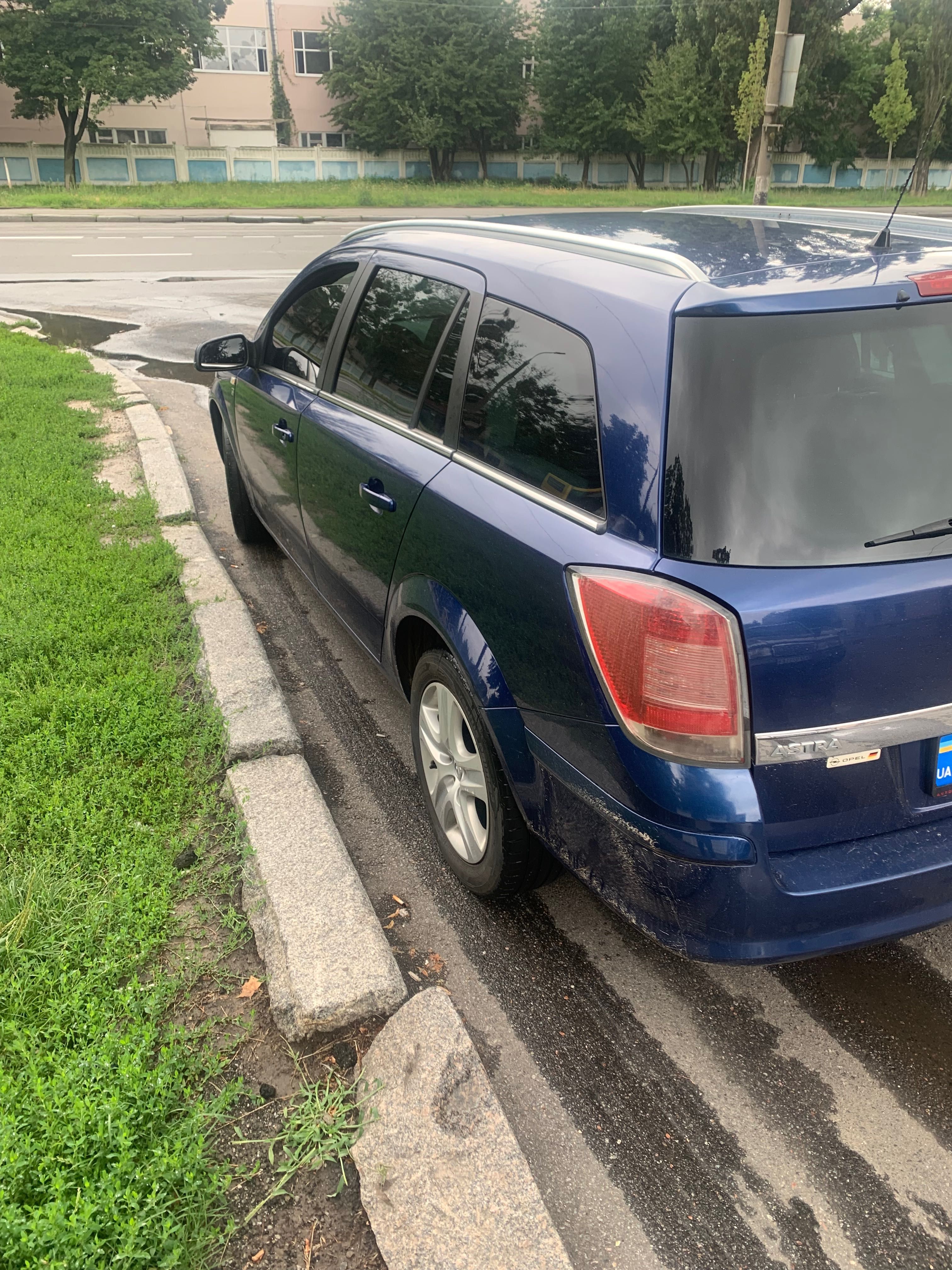 Opel Astra 1.6 бензин