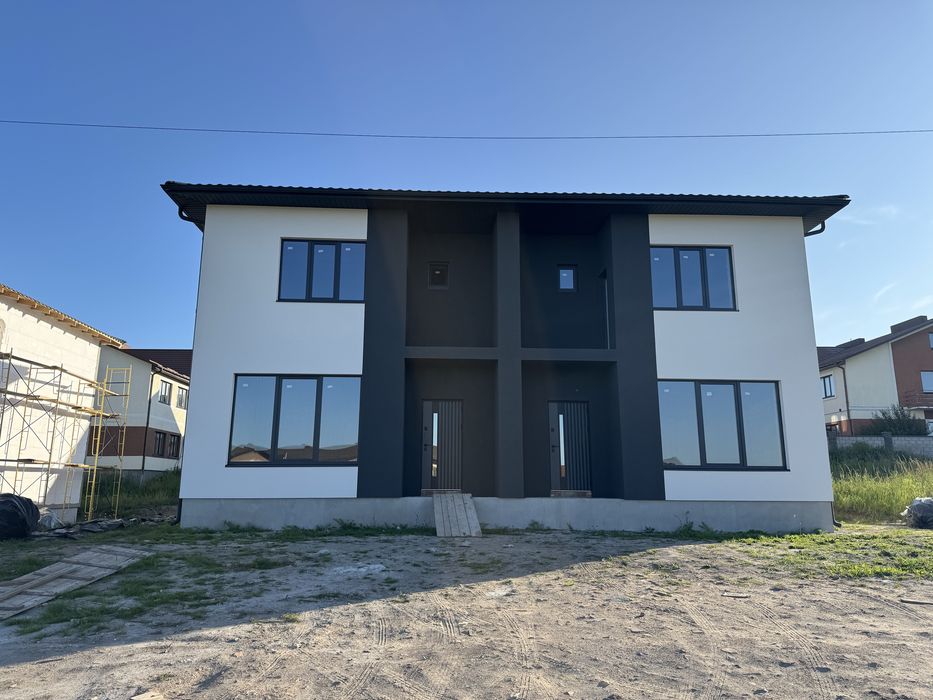 Продам котедж з комунікаціями за Райським садом