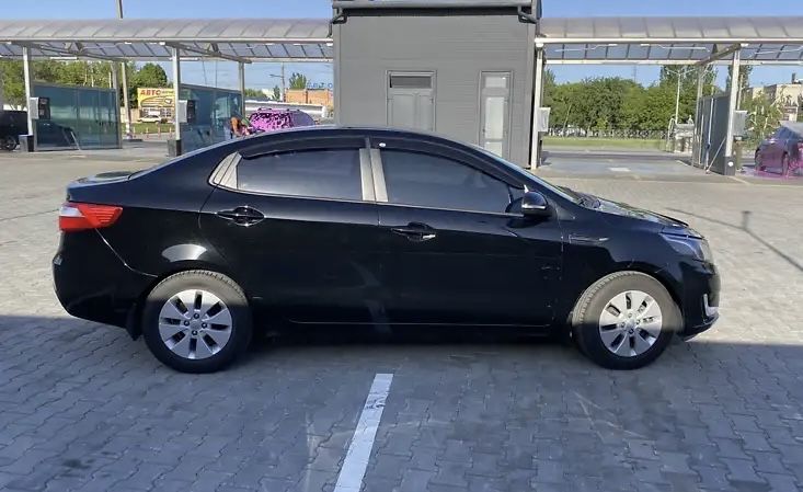 Продам kia rio 2013 рік