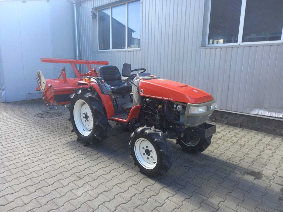 Japoński traktorek Yanmar F 220 z glebogryzarką 4x4 22 KM