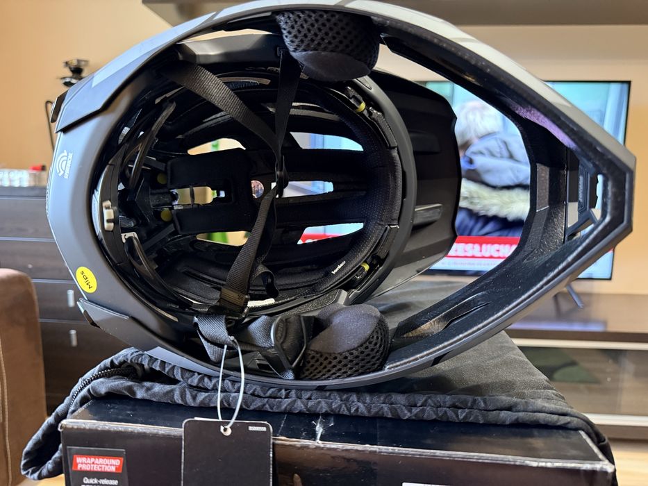 Kask full face BELL SUPER AIR R MIPS SPHERICAL (czarno-szary)