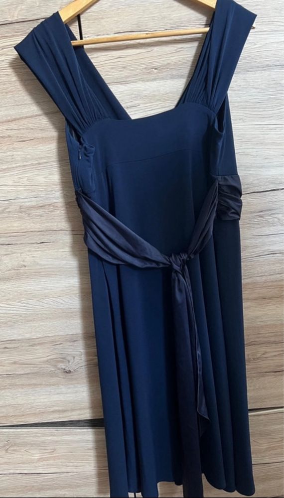 Elegancka granatowa sukienka potis&verso