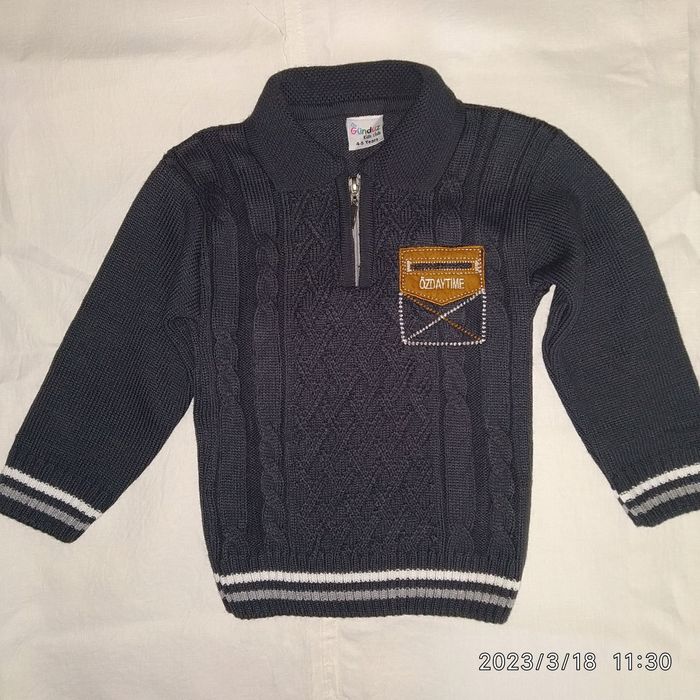 Свитер32р. детский новый,на 4-5лет