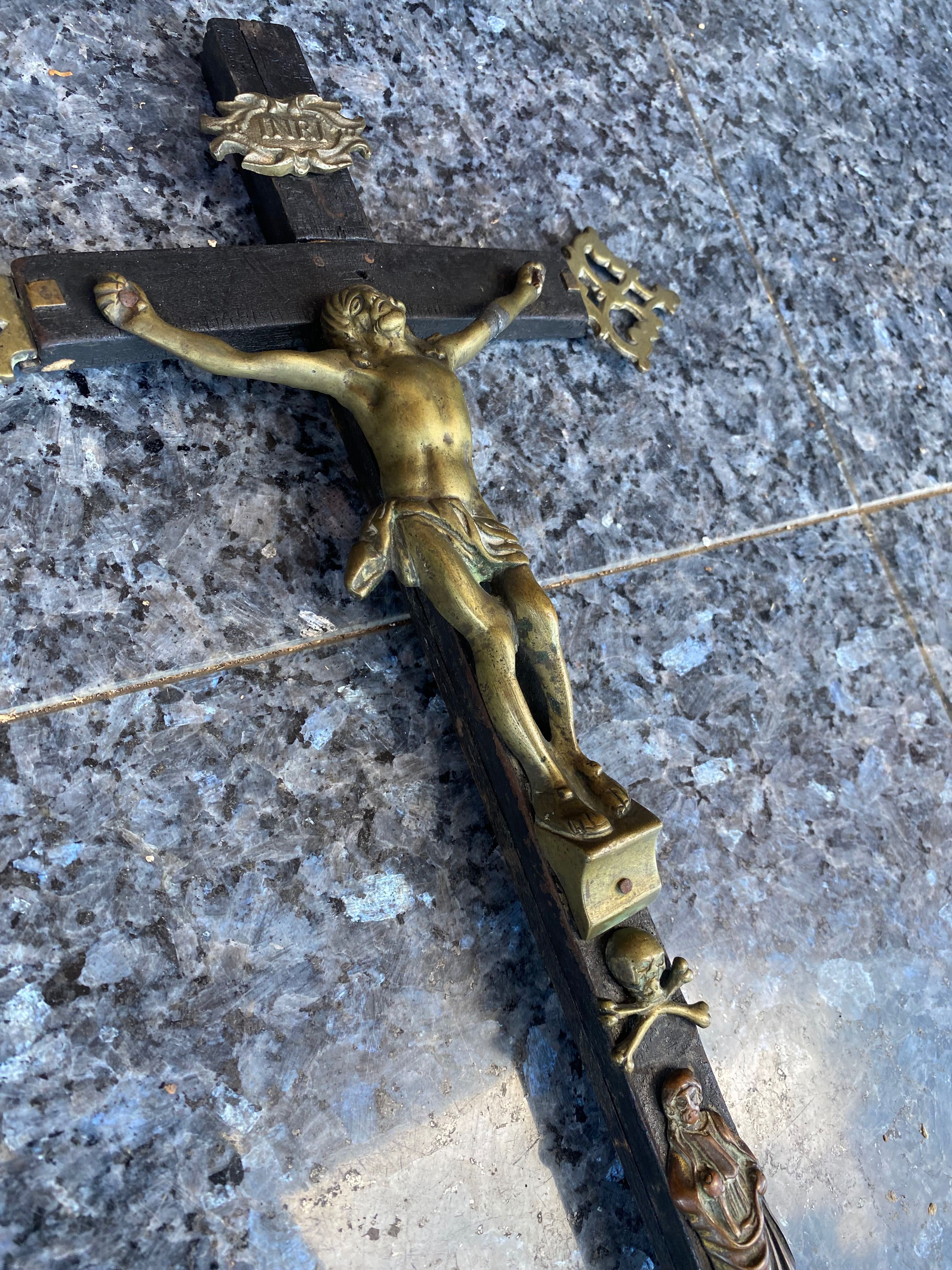 Crucifixo com Cristo Bronze séc XVIII Arte Sacra 46 cm