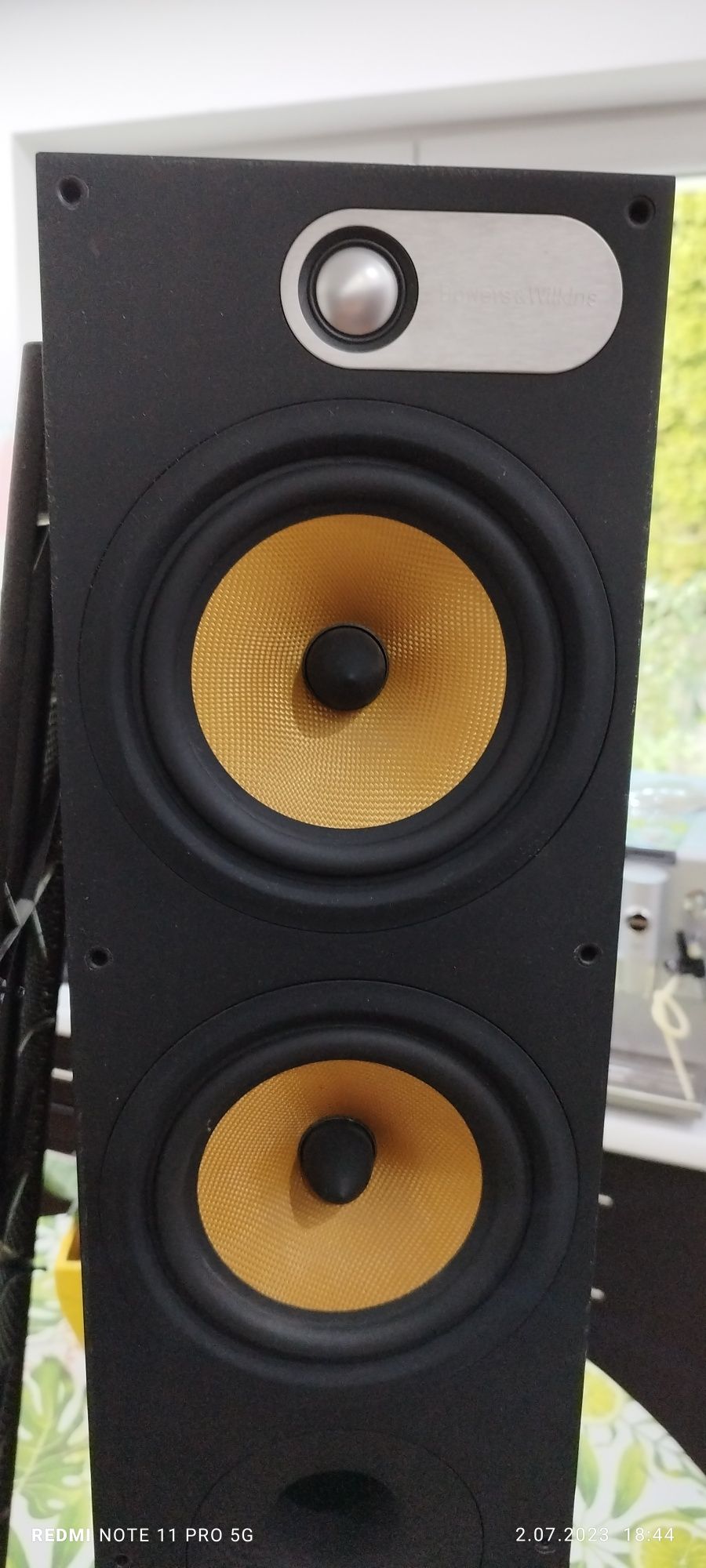 Kolumny Bowers&Wilkins DM 684.
