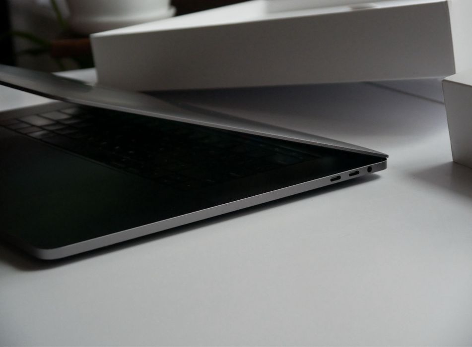 MacBook Pro 15 2019 | i7 2,6Ghz | 16GB | 512GB | 92% Акб!