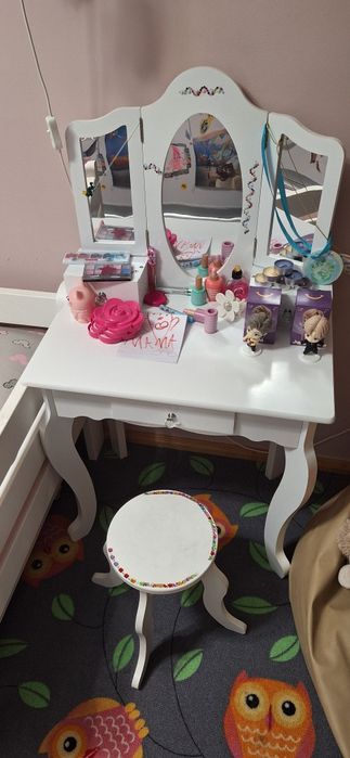 Toaletka dla dziewczynki drewniana