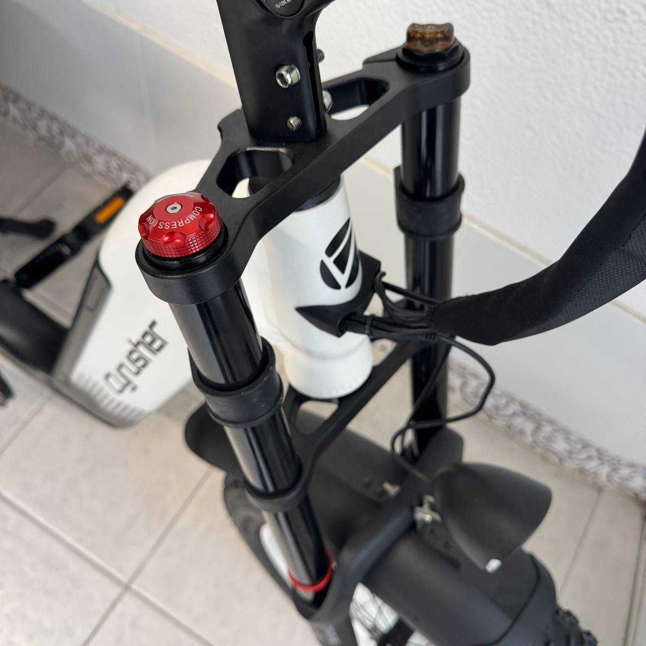 Cyrusher Kommoda,  bicicleta elétrica