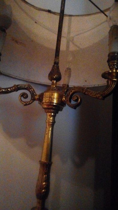 Cadeiro Antigo Ilustre