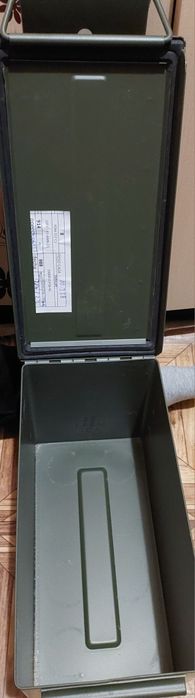 Герметичні металеві та дерев'яні ящики