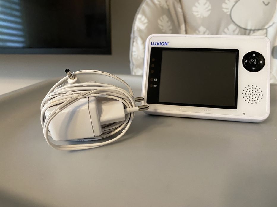 LUVION ESSENTIAL PLUS - elektroniczna niania z kamerą i monitorem 3,5"