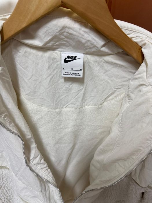 Blusão Nike com pelo