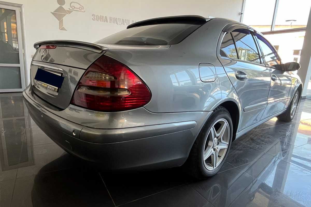 Mercedes-Benz E 200 2005