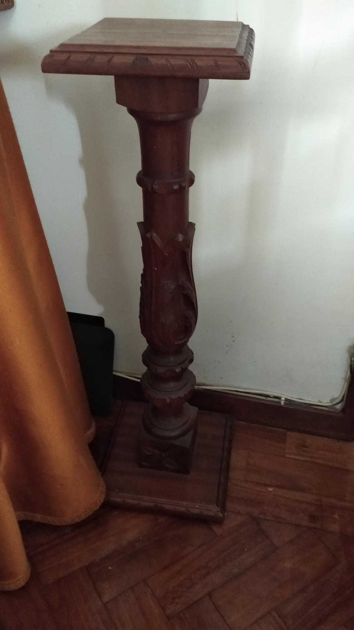 Coluna para vaso em madeira maciça